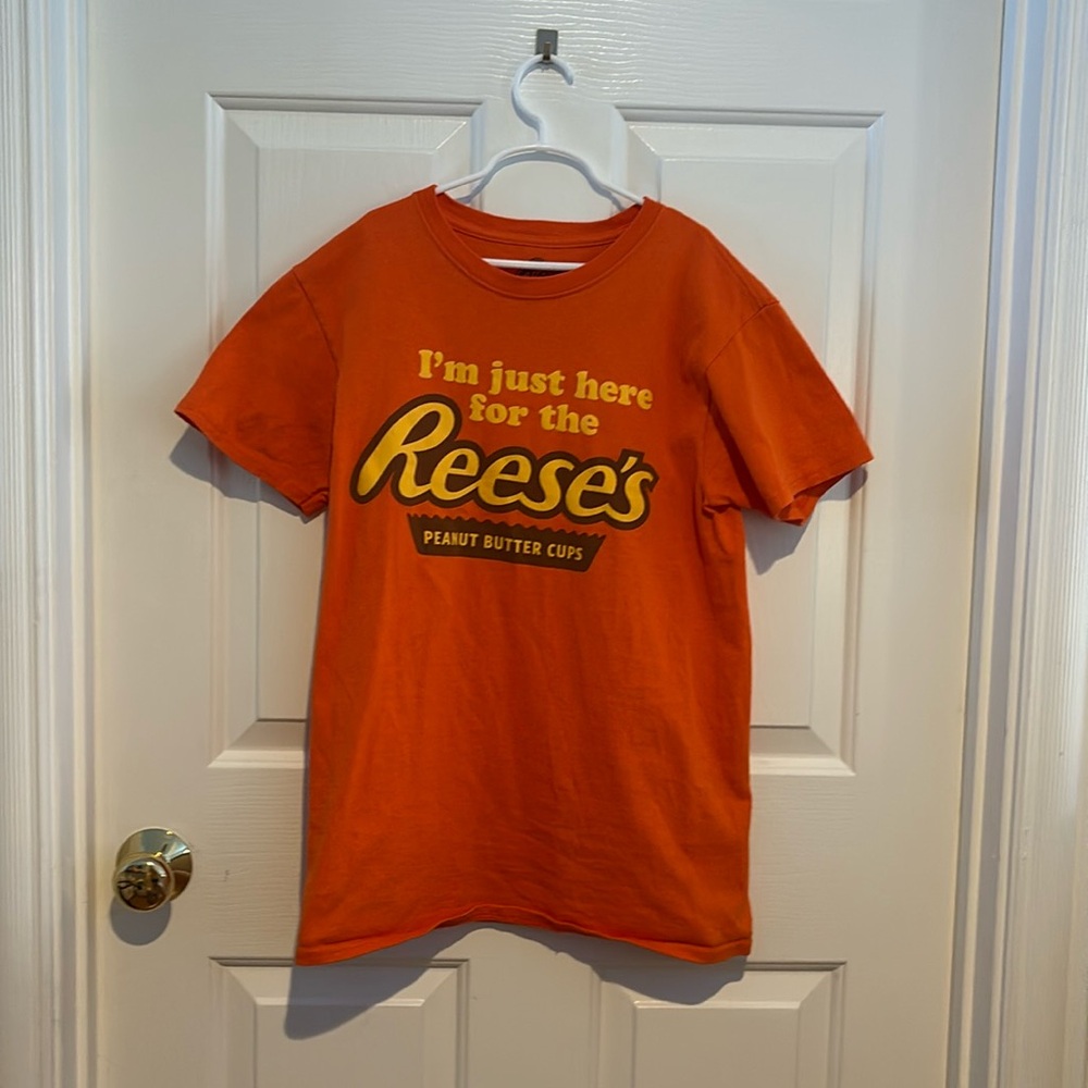 Reese’s Peanut Butter Cups Graphic T-Shirt S Adult